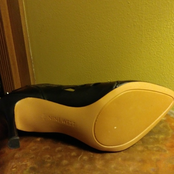 Black Leather Booty with Laser Cut Out - Picture 4 of 4